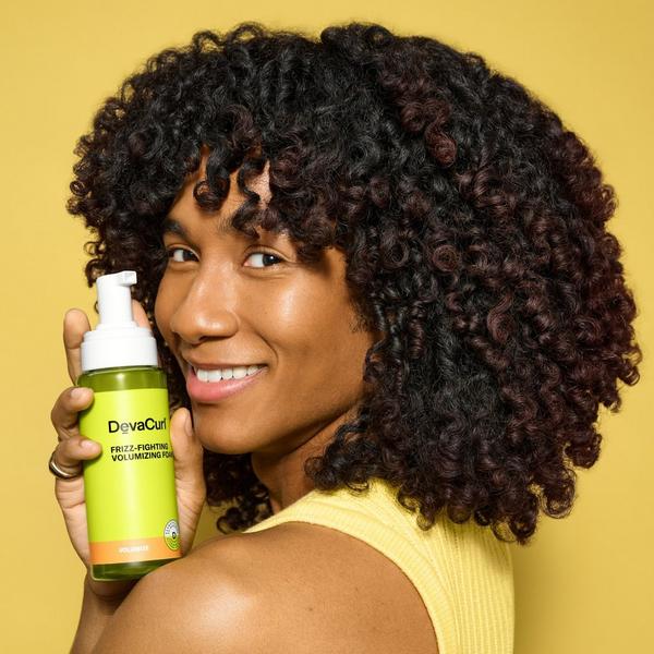 Ulta DevaCurl  FRIZZ-FIGHTING VOLUMIZING FOAM Lightweight Body Booster