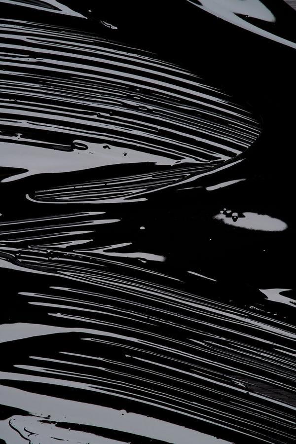 Ulta KVD Beauty  Mini Full Sleeve Long + Defined Tubing Mascara