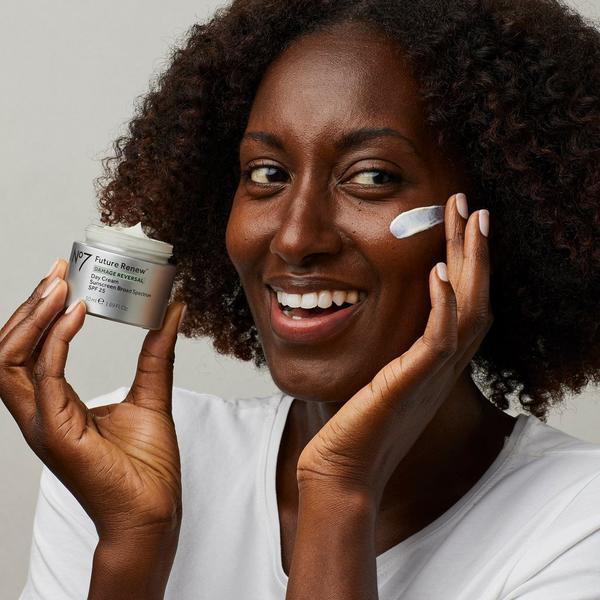 Ulta No7  Future Renew Damage Reversal Day Cream SPF 25