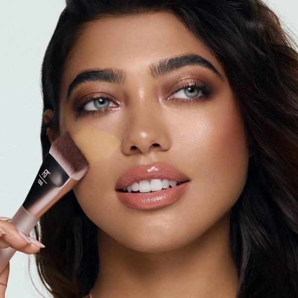 Ulta Real Techniques  New Nudes 2.0 H-Diamond Blending Brush