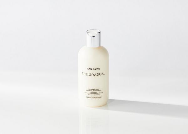 Ulta TAN-LUXE  THE GRADUAL - Illuminating Tanning Lotion