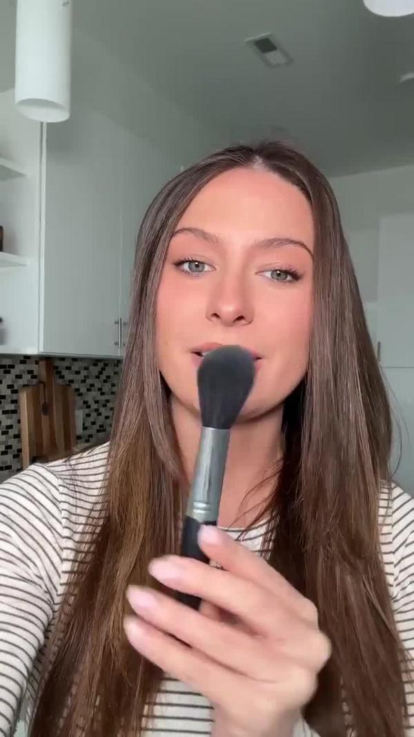 Ulta AMAZING COSMETICS  Velvet Brush