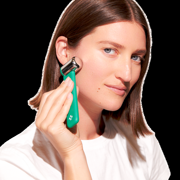 Ulta Doré  Le Glaçon Soothing Facial Ice Roller