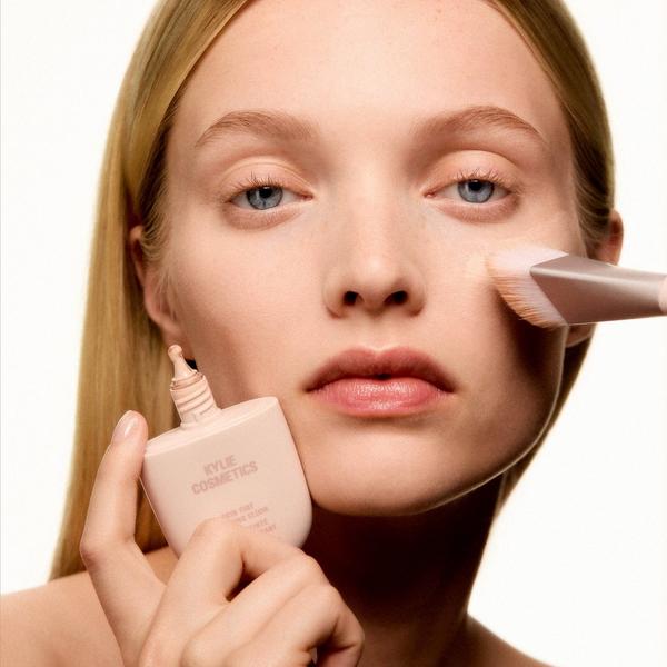 Ulta KYLIE COSMETICS  Skin Tint Brush