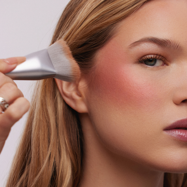 Ulta R.e.m. Beauty  B2 Bronzer Brush