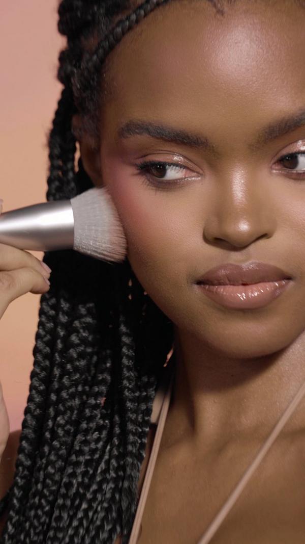 Ulta R.e.m. Beauty  B2 Bronzer Brush